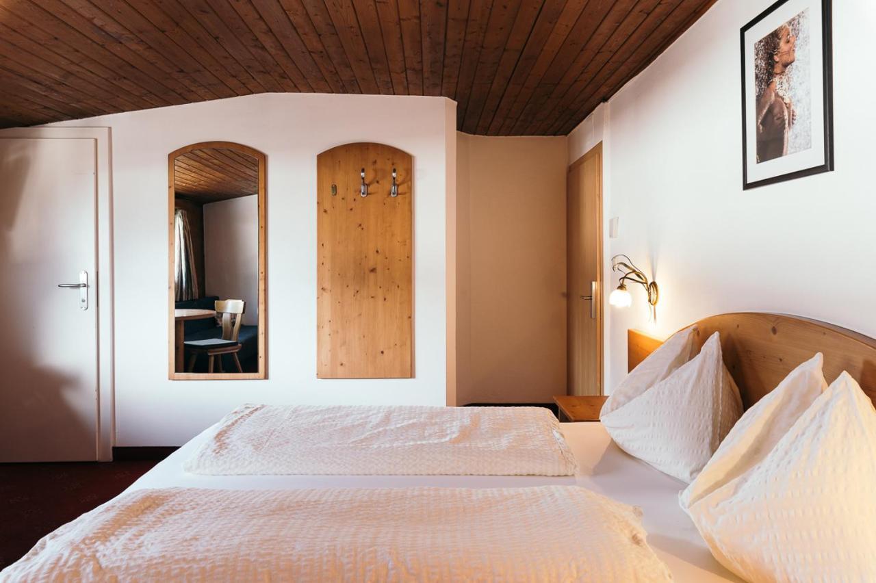 Gasthof Residence Brugghof & Erlhof Campo Tures Exterior foto